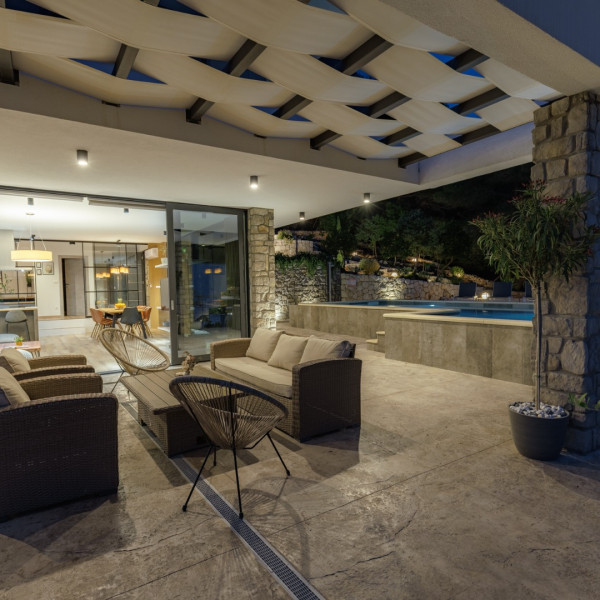 Villa Hedona, Villa Hedona mit beheiztem Pool und Hydro-Massage-Bereich, Komarna Komarna