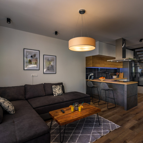 Das Wohnzimmer, Villa Hedona, Villa Hedona mit beheiztem Pool und Hydro-Massage-Bereich, Komarna Komarna