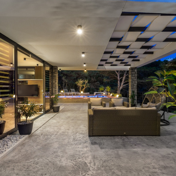 Villa Hedona, Villa Hedona mit beheiztem Pool und Hydro-Massage-Bereich, Komarna Komarna