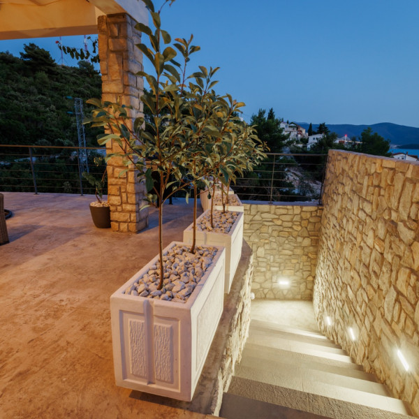 Villa Hedona, Villa Hedona mit beheiztem Pool und Hydro-Massage-Bereich, Komarna Komarna