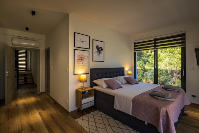 Villa Hedona mit beheiztem Pool und Hydro-Massage-Bereich, Komarna Komarna