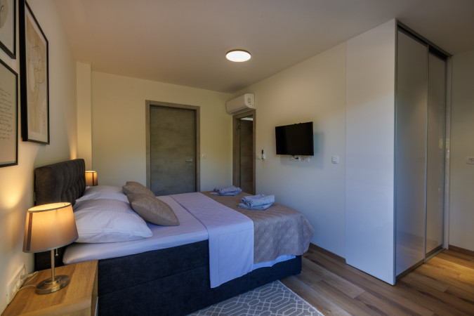 Villa Hedona mit beheiztem Pool und Hydro-Massage-Bereich, Komarna Komarna
