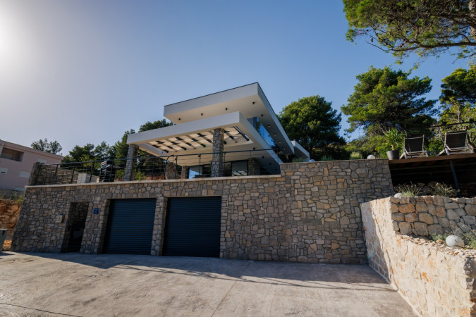 Au&szlig;enbereich, Villa Hedona mit beheiztem Pool und Hydro-Massage-Bereich, Komarna Komarna