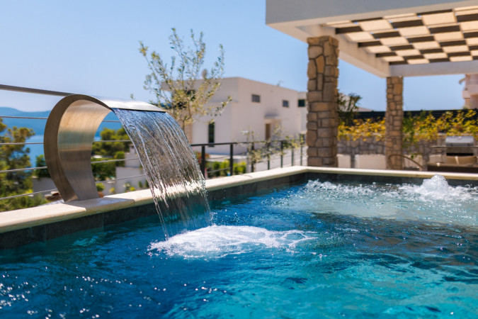 Au&szlig;enbereich, Villa Hedona mit beheiztem Pool und Hydro-Massage-Bereich, Komarna Komarna