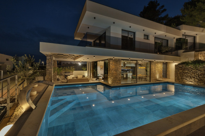 Au&szlig;enbereich, Villa Hedona mit beheiztem Pool und Hydro-Massage-Bereich, Komarna Komarna