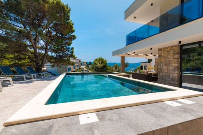 Au&szlig;enbereich, Villa Hedona mit beheiztem Pool und Hydro-Massage-Bereich, Komarna Komarna