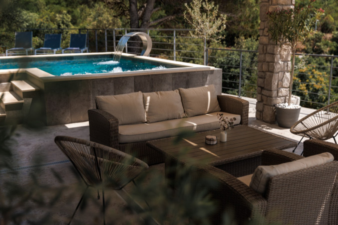 Au&szlig;enbereich, Villa Hedona mit beheiztem Pool und Hydro-Massage-Bereich, Komarna Komarna