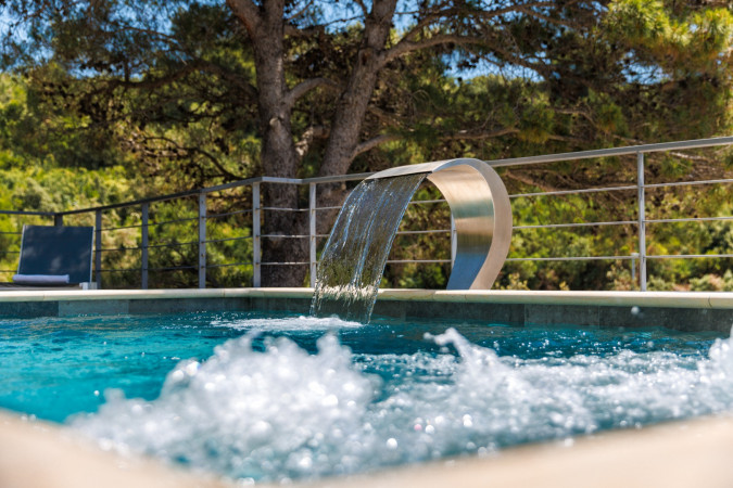 Au&szlig;enbereich, Villa Hedona mit beheiztem Pool und Hydro-Massage-Bereich, Komarna Komarna