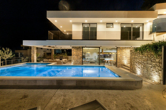 Au&szlig;enbereich, Villa Hedona mit beheiztem Pool und Hydro-Massage-Bereich, Komarna Komarna