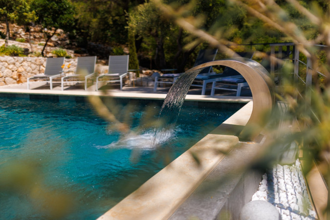 Au&szlig;enbereich, Villa Hedona mit beheiztem Pool und Hydro-Massage-Bereich, Komarna Komarna