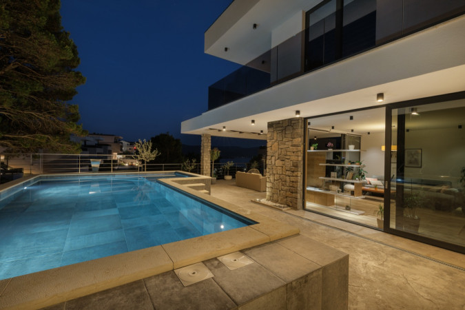 Au&szlig;enbereich, Villa Hedona mit beheiztem Pool und Hydro-Massage-Bereich, Komarna Komarna