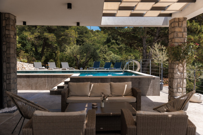 Au&szlig;enbereich, Villa Hedona mit beheiztem Pool und Hydro-Massage-Bereich, Komarna Komarna