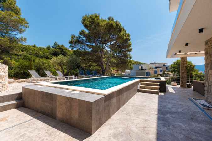 Au&szlig;enbereich, Villa Hedona mit beheiztem Pool und Hydro-Massage-Bereich, Komarna Komarna