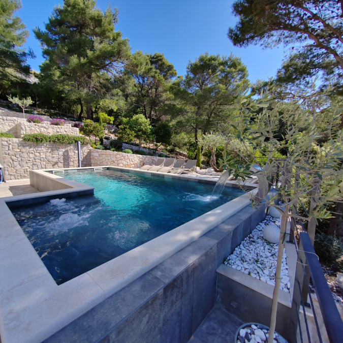 Au&szlig;enbereich, Villa Hedona mit beheiztem Pool und Hydro-Massage-Bereich, Komarna Komarna