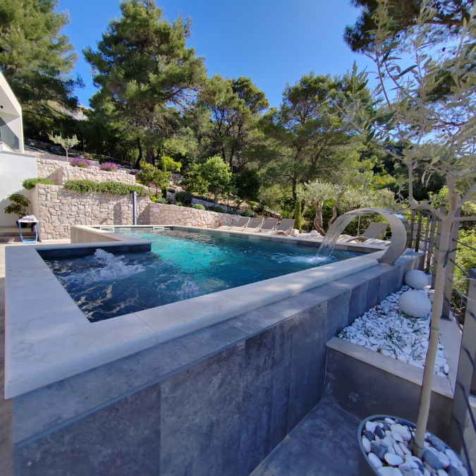 Au&szlig;enbereich, Villa Hedona mit beheiztem Pool und Hydro-Massage-Bereich, Komarna Komarna