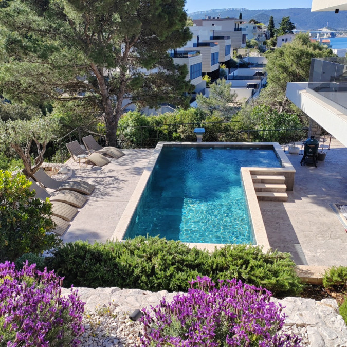 Au&szlig;enbereich, Villa Hedona mit beheiztem Pool und Hydro-Massage-Bereich, Komarna Komarna