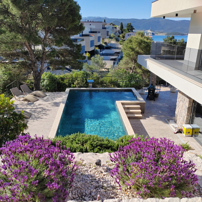 Au&szlig;enbereich, Villa Hedona mit beheiztem Pool und Hydro-Massage-Bereich, Komarna Komarna