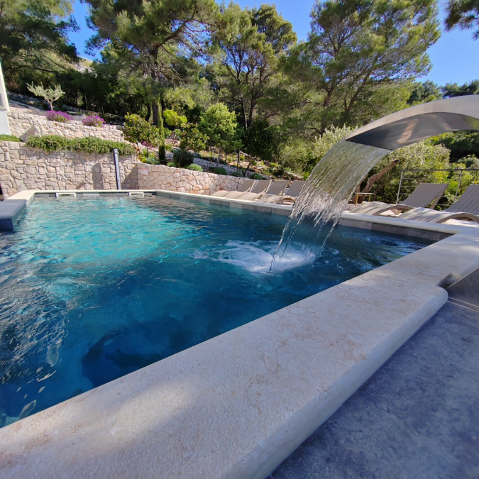 Au&szlig;enbereich, Villa Hedona mit beheiztem Pool und Hydro-Massage-Bereich, Komarna Komarna