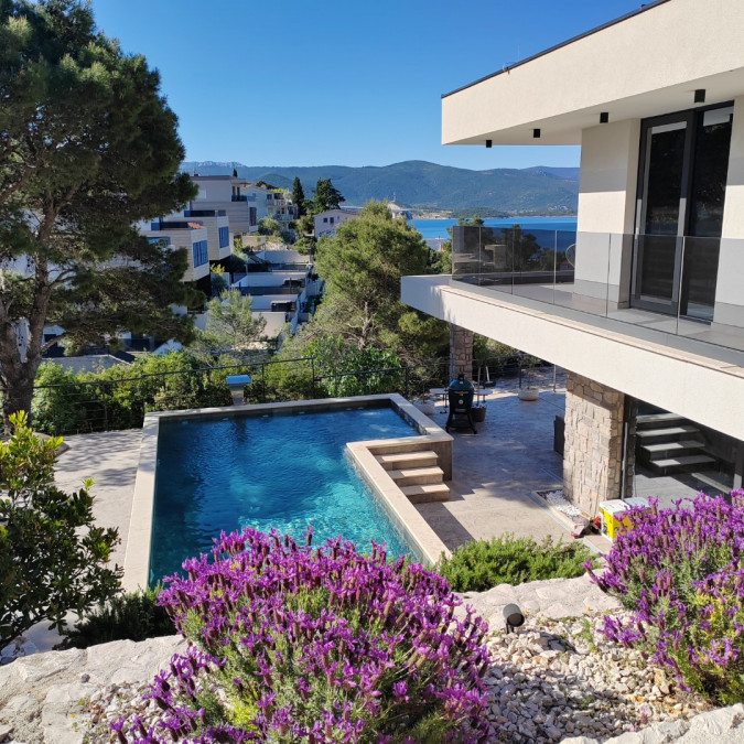 Au&szlig;enbereich, Villa Hedona mit beheiztem Pool und Hydro-Massage-Bereich, Komarna Komarna
